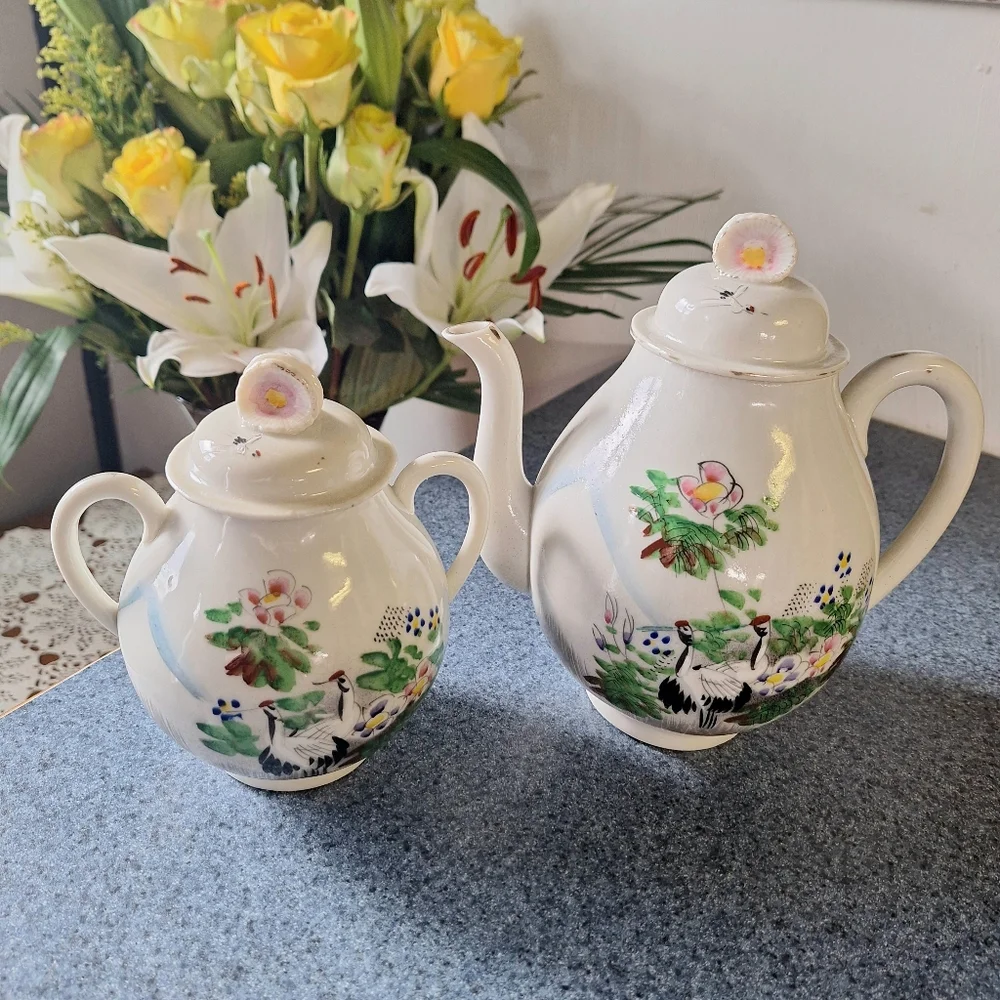 Vintage Japanese Kutani Ware Porcelain Red-Crowned Crane Tea Pot & Sugar Bowl
